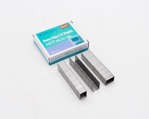 [0175832] Staples 23/17 1000 Staples